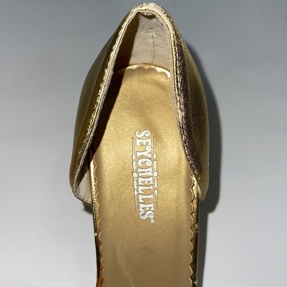 Seychelles Gold with Rhinestone Heels - Picture 5 of 14